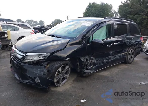 2018 Honda Odyssey Touring z USA, uszkodzony, nr VIN 5FNRL6H85JB000784